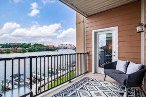 Riverside Condo Downtown River Views Access